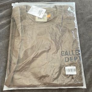 Brand new Mens gallery dept T-shirt